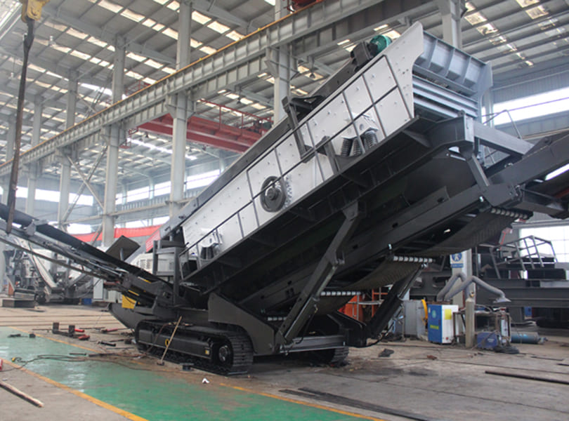 Tracked Mobile Screening Plant